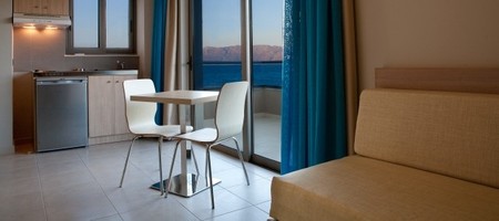 Apartment with Side Sea View