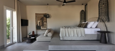 Honeymoon Suite with Indoor Jacuzzi