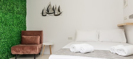 Bugdet Room 9