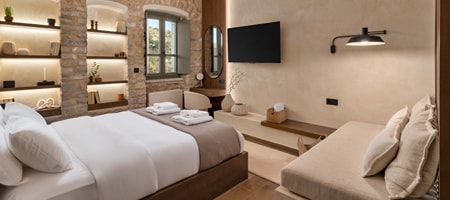 Deluxe Suite 1