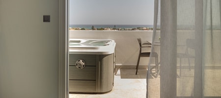 Deluxe Penthouse Suite with Panoramic Sea View & Outdoor Hot tub