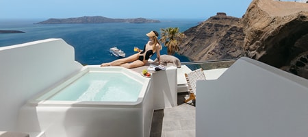 Superior Cave Suite with Outdoor Hot Tub and Caldera View
