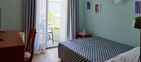 Single Room 14m² Hotel Atrium View with Balcony