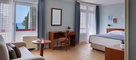 One Bedroom Suite 38m² Sea View with Corner Balcony