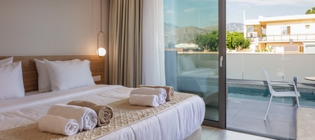 Superior Room with Sharing Pool