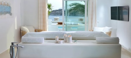 Elegant Suite Sea View with Private Pool