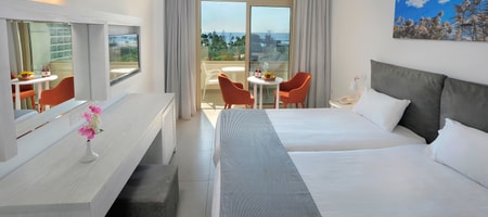 Superior Room with Pool and Sea View