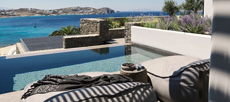 Deluxe Suite with Sea View & Private Heated Pool - 32m²