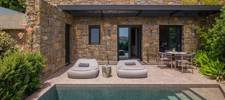 Executive Suite with Sea View & Private Heated Pool - 50m²