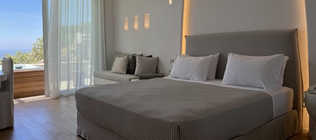 Deluxe Suite with Outdoor Hot Tub