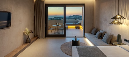 Elegant Suite with Hot Tub