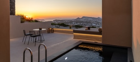 Obsidian Suite with Private Heated Pool