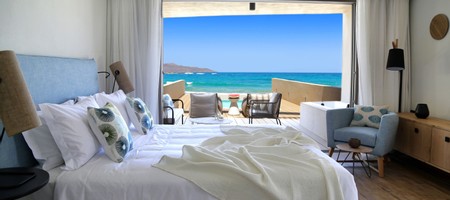 Pure Haven Sea Front with Private Pool