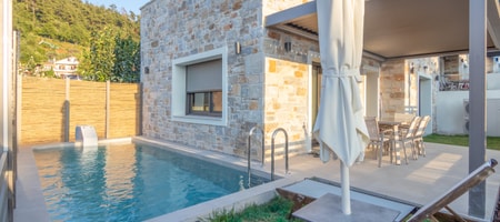 Suite With Private Pool