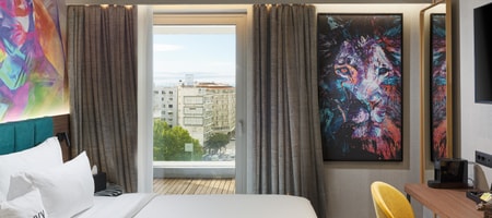 Deluxe Room with Business Lounge Access