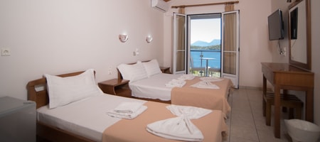 Triple Room with Sea View