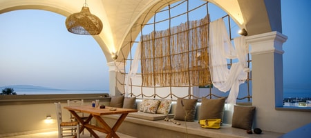 Oia Hostel