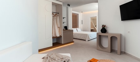Oasis Sea View Pool Suite with Private Pool & Outdoor Jacuzzi