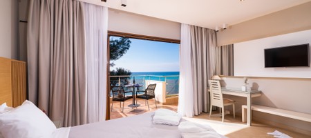 Deluxe Junior Suite Beach Front