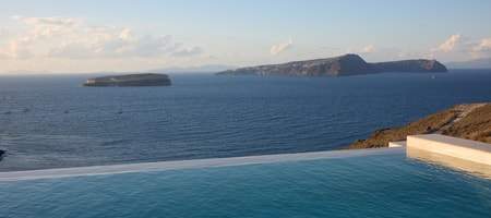 Signature Cliffside Suite with Private Infinity Pool and Heated Outdoor Jetted Tub - Caldera View