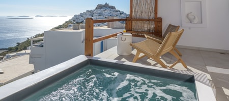 Honeymoon Suite N11 with Outdoor  Jacuzzi