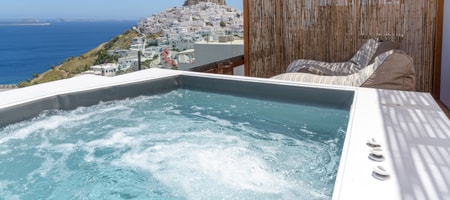 Honeymoon Suite N13 with Outdoor  Jacuzzi