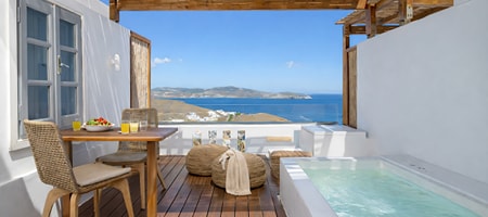 Honeymoon Suite N4 with Outdoor  Jacuzzi