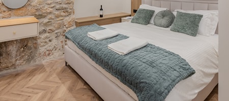 Deluxe Suite (202)