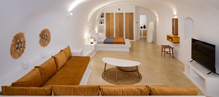 Deluxe Suite with Pool View