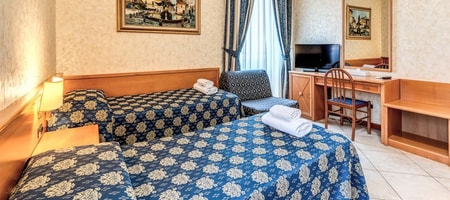 Quintuple Room