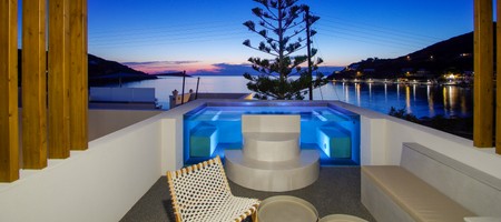 Presidential Suite with pool and sea view