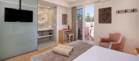 Double Partial Sea view