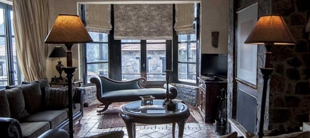 Luxury 2-Bedroom Suite | Mountain View