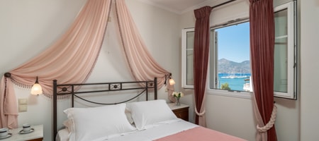 Junior suite with partial sea view