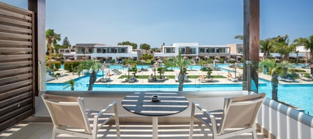 Twin Pool / Side Sea View Balcony