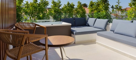 Sea View Penthouse with Jacuzzi