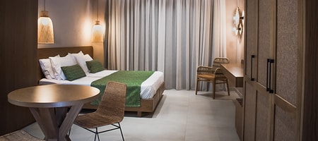 Junior suite side sea view