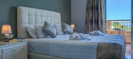 Deluxe Double Room - Sea And Pool View