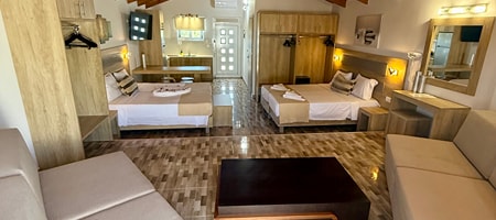 POOL HOUSE 3