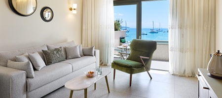 Beachfront Panorama Suite with Jet Tub