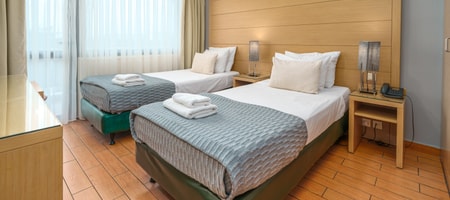 Twin Bed Room