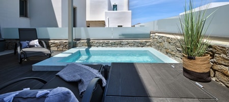 Ruby Apartment with Outdoor Hot Tub