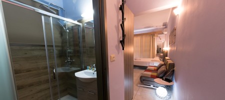 Deluxe Studio