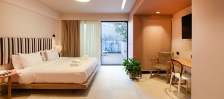Courtyard Triple Studio
