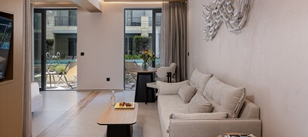 Junior Suite Swim-Up