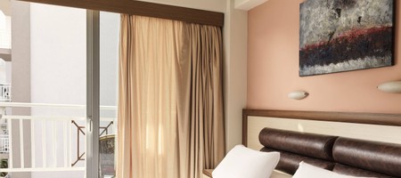 Double or Twin Room Pool Level