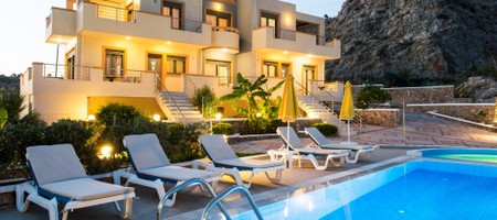 Six-bedroomed villa for up to 12 people with private pool