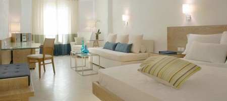 Superior Room with Sharing Pool