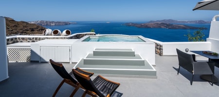 Exclusive Suite with outdoor heated jetted hot tub and caldera view