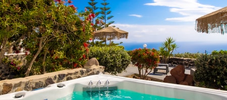 Deluxe Suite with Hot Tub and Sea View